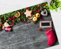 Tischsets | Platzsets - Weihnachten - Roter Strumpf Mit Zweigen Und Deko - 12 Stück Aus Premium Papier – Die Tischdekoration Für Die Weihnachtszeit -Weihnachten Schmücken Geschäft 1a2578db dc63 4e23 b6cf e5df6a143bf1